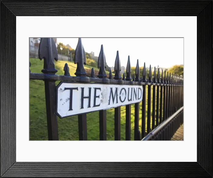 Framed Print : The Mound, Edinburgh, Lothian, Scotland, United Kingdom, Europe Framed Print : The Mound, Edinburgh, Lothian, Scotland, United Kingdom, Europe