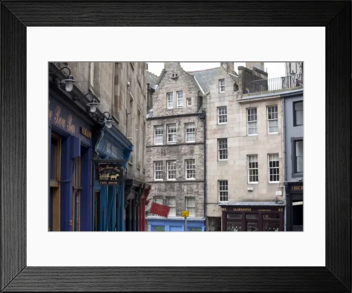 Framed Print : Victoria Street, The Old Town, Edinburgh, Scotland, United Kingdom, Europe Framed Print : Victoria Street, The Old Town, Edinburgh, Scotland, United Kingdom, Europe