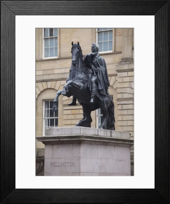 Framed Print : Equestrian statue of Wellington outside HM General Register House, Edinburgh Framed Print : Equestrian statue of Wellington outside HM General Register House, Edinburgh