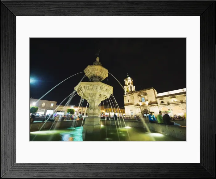 Framed Print : Fountain in Plaza Valladolid, Morelia, UNESCO World Heritage Site, Michoacan state Framed Print : Fountain in Plaza Valladolid, Morelia, UNESCO World Heritage Site, Michoacan state