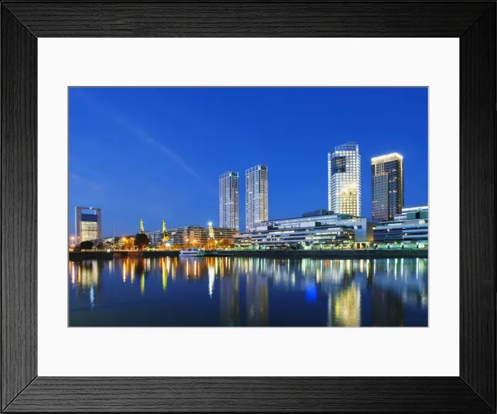 Framed Print : City skyline, Buenos Aires, Argentina, South America Framed Print : City skyline, Buenos Aires, Argentina, South America
