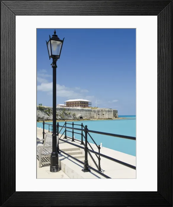 Framed Print : Commissioners House and part of the old fort wall at the Royal Naval Dockyard Framed Print : Commissioners House and part of the old fort wall at the Royal Naval Dockyard