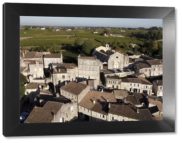 Houses and fields, St. Emilion, the most visited wine-growing region of France