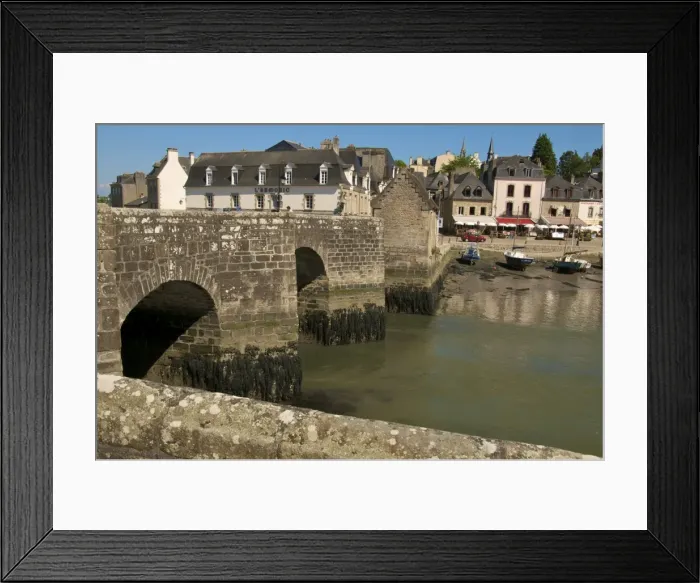 Framed Print : River Loch, St. Goustan harbour, and ancient stone bridge, Auray, Brittany Framed Print : River Loch, St. Goustan harbour, and ancient stone bridge, Auray, Brittany