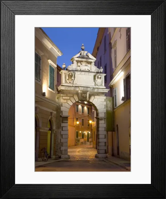 Framed Print : The Balbi Arch and pedestrianized Grisia illuminated at dusk, Rovinj (Rovigno) Framed Print : The Balbi Arch and pedestrianized Grisia illuminated at dusk, Rovinj (Rovigno)