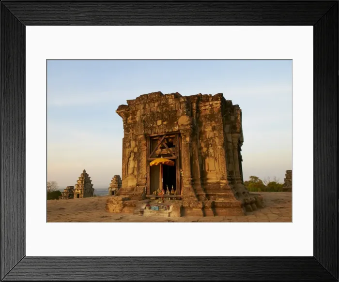 Framed Print : Phnom Bakheng temple at sunset, Angkor, UNESCO World Heritage Site, Siem Reap Framed Print : Phnom Bakheng temple at sunset, Angkor, UNESCO World Heritage Site, Siem Reap