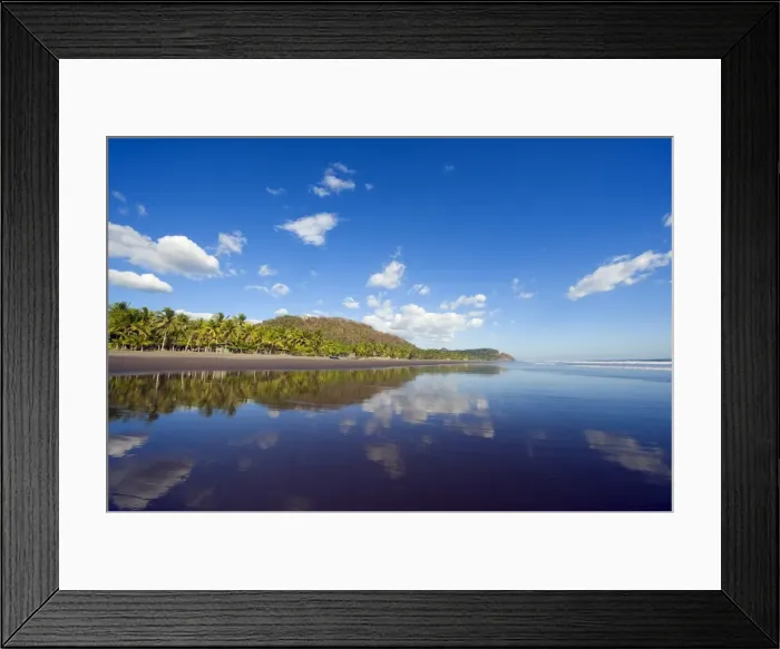 Framed Print : Beach at Playa Sihuapilapa, Pacific Coast, El Salvador, Central America Framed Print : Beach at Playa Sihuapilapa, Pacific Coast, El Salvador, Central America