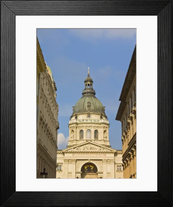 Framed Print : The neo-renaissance Dome of St. Stephens Basilica, central Budapest, Hungary, Europe Framed Print : The neo-renaissance Dome of St. Stephens Basilica, central Budapest, Hungary, Europe