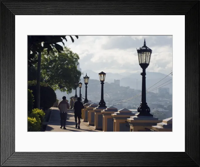 Framed Print : Joggers in Park La Leona, Tegucigalpa, Honduras, Central America Framed Print : Joggers in Park La Leona, Tegucigalpa, Honduras, Central America