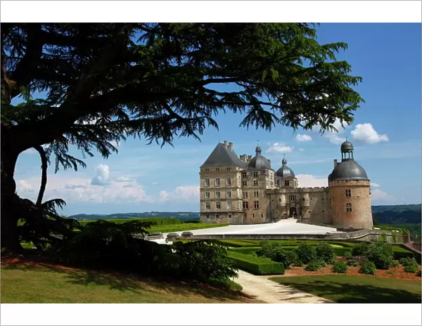 Chateau de Hautefort, Dordogne Valley, Aquitaine, France, Europe