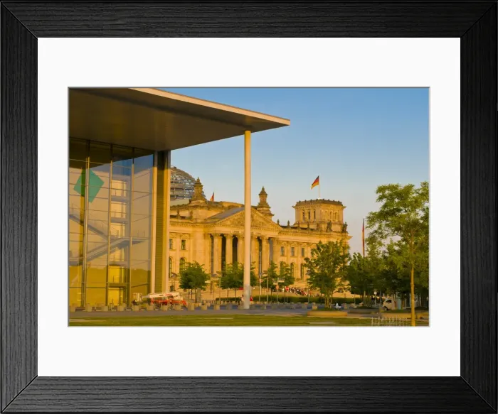 Framed Print : The Lobe house in front of the Berlin Reichstag, German Parliament, Berlin Framed Print : The Lobe house in front of the Berlin Reichstag, German Parliament, Berlin