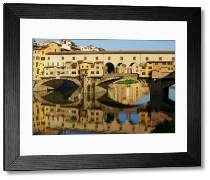 Framed Print : Ponte Vecchio bridge over the Arno River, UNESCO World Heritage Site, Florence Framed Print : Ponte Vecchio bridge over the Arno River, UNESCO World Heritage Site, Florence