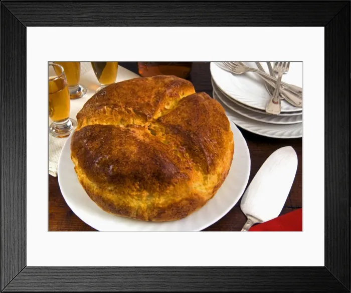 Framed Print : Pinza cake, an Italian dish for Easter Day, Trieste, Friuli-Venezia Giulia, Italy, Europe Framed Print : Pinza cake, an Italian dish for Easter Day, Trieste, Friuli-Venezia Giulia, Italy, Europe