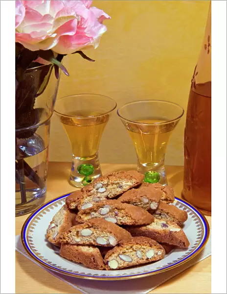 Biscotti di Prato (biscuits of Prato) (cantuccini), traditional almond biscuits