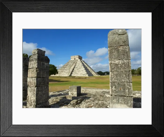 Framed Print : El Castillo pyramid (Temple of Kukulcan) in the ancient Mayan ruins of Chichen Itza Framed Print : El Castillo pyramid (Temple of Kukulcan) in the ancient Mayan ruins of Chichen Itza
