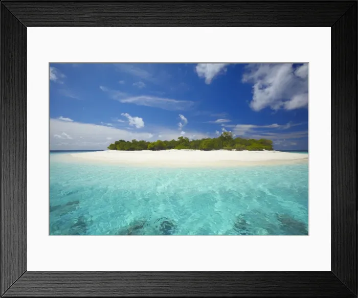 Framed Print : Uninhabited island, Maldives, Indian Ocean, Asia Framed Print : Uninhabited island, Maldives, Indian Ocean, Asia