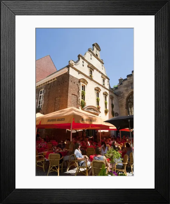Framed Print : Amadeus Bar and Dominicanerkerk (Dominican Church), Mstricht, Limburg Framed Print : Amadeus Bar and Dominicanerkerk (Dominican Church), Mstricht, Limburg
