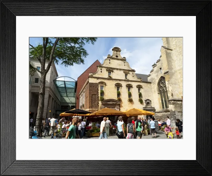 Framed Print : Amadeus Bar and Dominicanerkerk (Dominican Church), Mstricht, Limburg Framed Print : Amadeus Bar and Dominicanerkerk (Dominican Church), Mstricht, Limburg