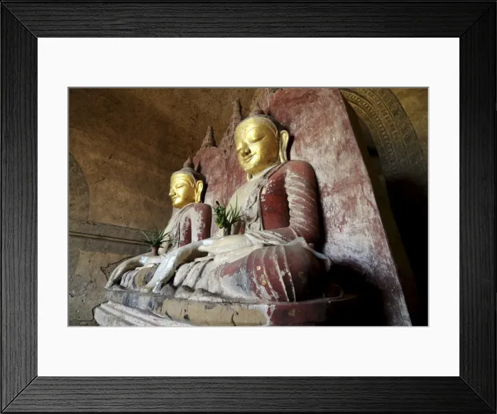 Framed Print : Sitting Buddha in a temple in Bagan, Myanmar, Asia Framed Print : Sitting Buddha in a temple in Bagan, Myanmar, Asia