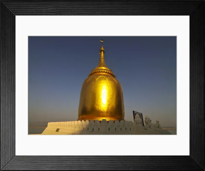 Framed Print : Golden stupa in Bagan, Myanmar, Asia Framed Print : Golden stupa in Bagan, Myanmar, Asia