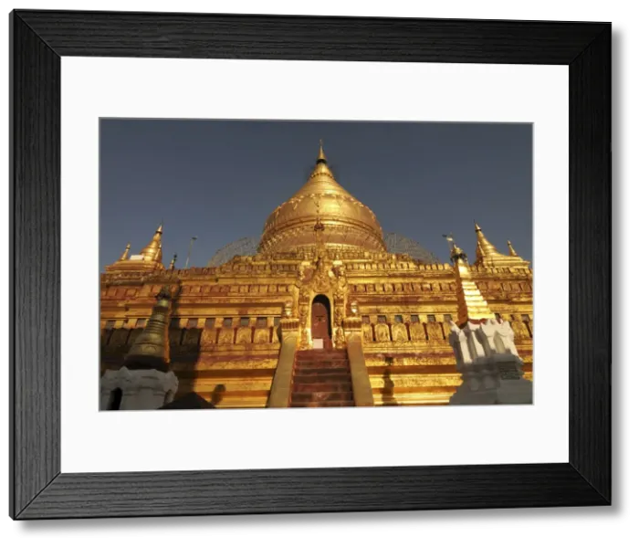 Framed Print : Shwe Zigon Paya, golden temple near Bagan, Myanmar, Asia Framed Print : Shwe Zigon Paya, golden temple near Bagan, Myanmar, Asia
