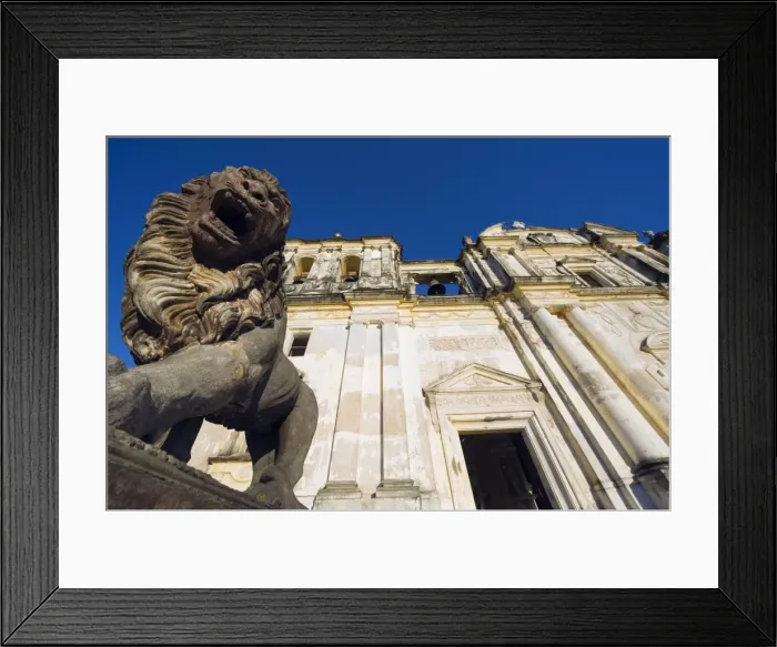 Framed Print : Stone statue of a lion outside Leon Cathedral, Basilica de la Asuncion Framed Print : Stone statue of a lion outside Leon Cathedral, Basilica de la Asuncion