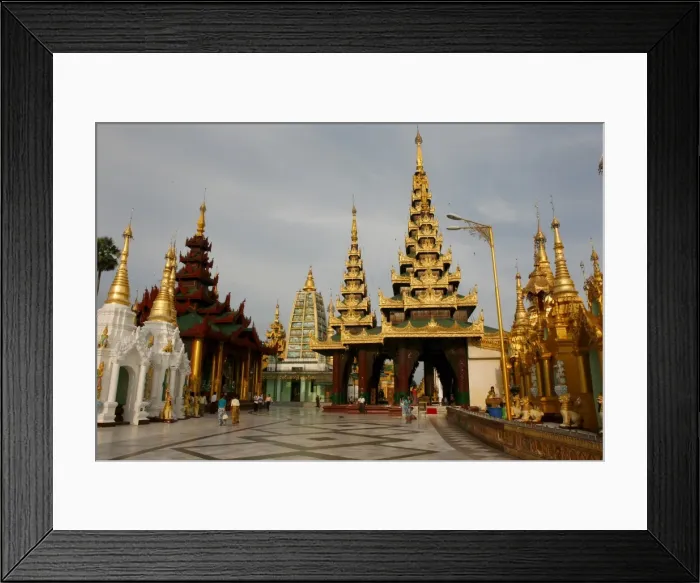 Framed Print : Shwedagon pagoda, Yangon, Myanmar, Asia Framed Print : Shwedagon pagoda, Yangon, Myanmar, Asia