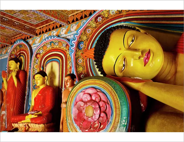 Reclining Buddha statue, Isurumuniya Vihara, Anuradhapura, Sri Lanka, Asia