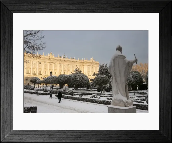 Framed Print : Royal Palace, Plaza de Oriente, in snow, Madrid, Spain, Europe Framed Print : Royal Palace, Plaza de Oriente, in snow, Madrid, Spain, Europe