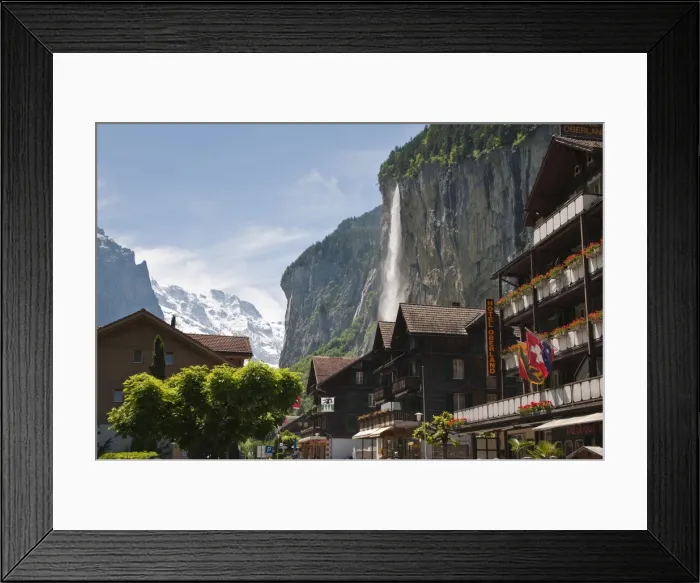Framed Print : Staubbach Falls in Lauterbrunnen, Jungfrau Region, Switzerland, Europe Framed Print : Staubbach Falls in Lauterbrunnen, Jungfrau Region, Switzerland, Europe