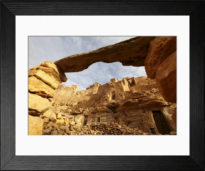 Framed Print : Troglodyte cave dwellings, hillside Berber village of Chenini, Tunisia Framed Print : Troglodyte cave dwellings, hillside Berber village of Chenini, Tunisia