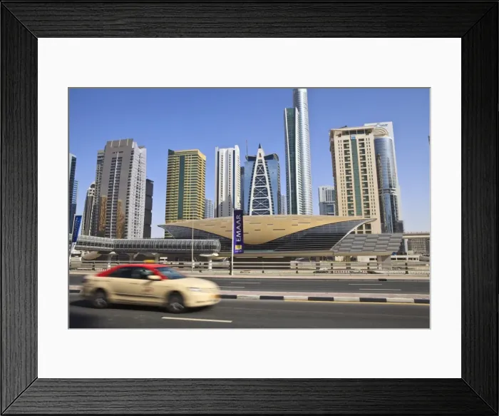 Framed Print : Metro station, Sheikh Zayed Road, Dubai, United Arab Emirates, Middle East Framed Print : Metro station, Sheikh Zayed Road, Dubai, United Arab Emirates, Middle East