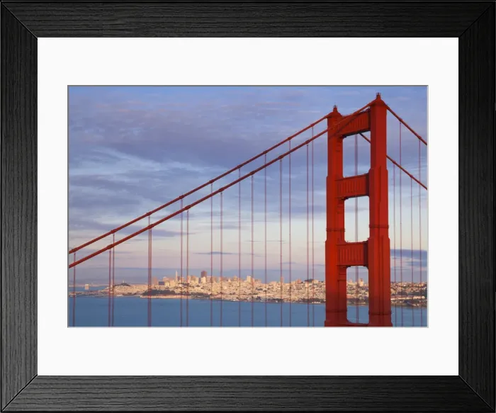 Framed Print : The Golden Gate Bridge, linking the city of San Francisco with Marin County Framed Print : The Golden Gate Bridge, linking the city of San Francisco with Marin County