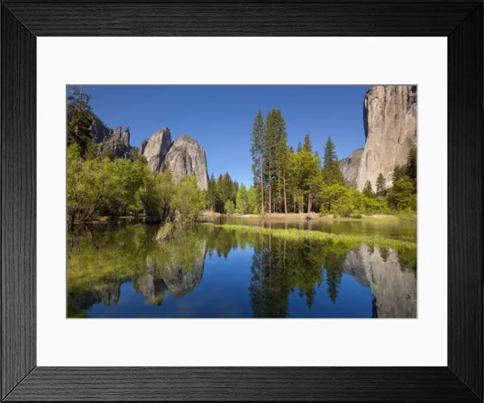 Framed Print : El Capitan, a 3000 feet granite monolith on the right, Cathedral Rocks Framed Print : El Capitan, a 3000 feet granite monolith on the right, Cathedral Rocks