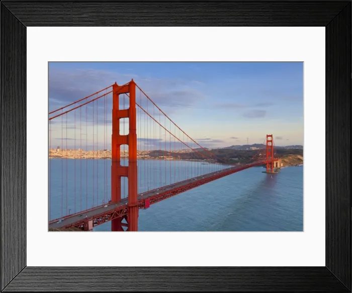 Framed Print : The Golden Gate Bridge, linking the city of San Francisco with Marin County Framed Print : The Golden Gate Bridge, linking the city of San Francisco with Marin County