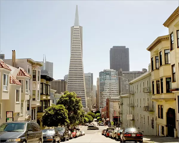 The Transamerica Tower Pyramid in the financial district of downtown San Francisco