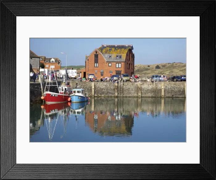 Framed Print : Fishing boats in Padstow Harbour, Camel Estuary, North Cornwall, England Framed Print : Fishing boats in Padstow Harbour, Camel Estuary, North Cornwall, England
