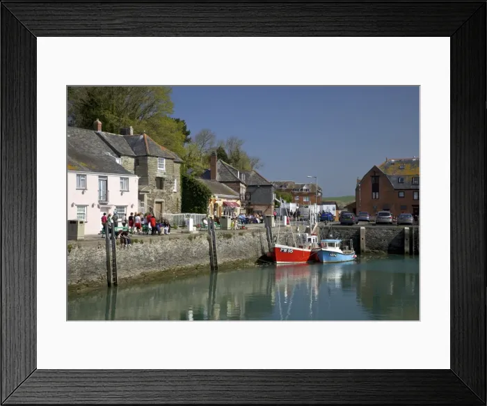 Framed Print : Fishing boats in Padstow Harbour, Camel Estuary, North Cornwall, England Framed Print : Fishing boats in Padstow Harbour, Camel Estuary, North Cornwall, England