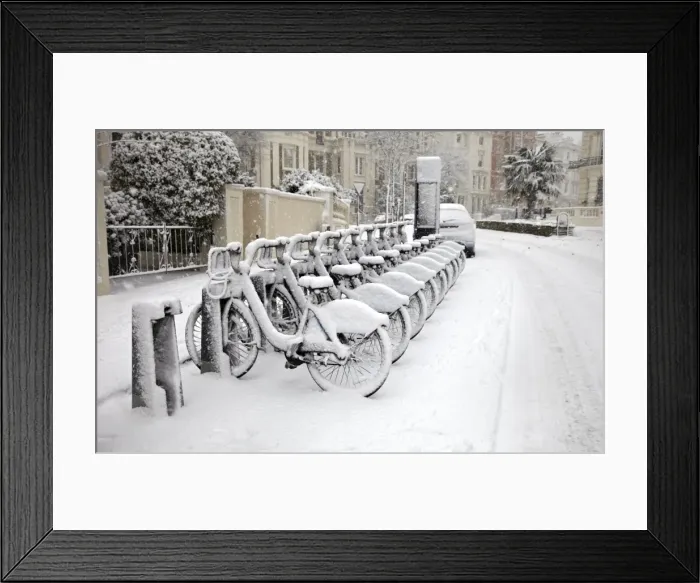 Framed Print : Rows of hire bikes in snow, Notting Hill, London, England, United Kingdom, Europe Framed Print : Rows of hire bikes in snow, Notting Hill, London, England, United Kingdom, Europe