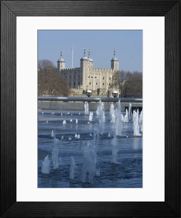 Framed Print : View of the Tower of London, UNESCO World Heritage Site, through fountains on the South Bank of the River Thames, near the GLC Building, London SE1, England, United Framed Print : View of the Tower of London, UNESCO World Heritage Site, through fountains on the South Bank of the River Thames, near the GLC Building, London SE1, England, United