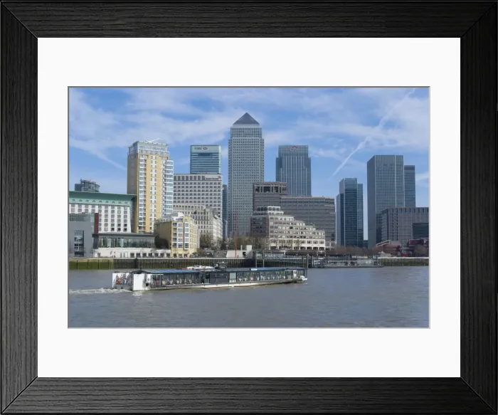 Framed Print : Looking across the River Thames from Rotherhithe towards Canary Wharf, Isle of Dogs
