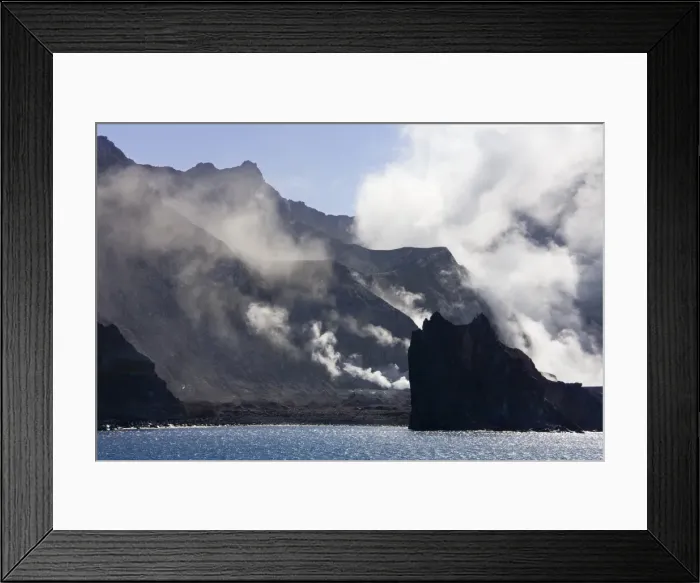 Framed Print : White Island (Whakaari) active marine volcano in the Bay of Plenty, North Island Framed Print : White Island (Whakaari) active marine volcano in the Bay of Plenty, North Island