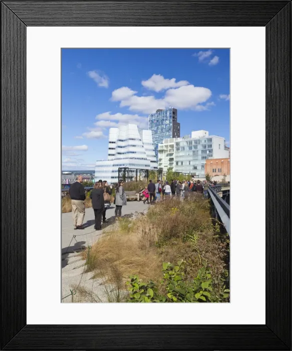 Framed Print : People walking on the High Line, a one mile New York City park, New York Framed Print : People walking on the High Line, a one mile New York City park, New York