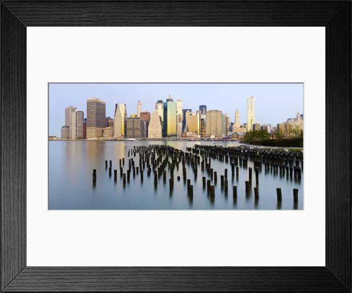 Framed Print : Morning view of the skyscrapers of Manhattan from the Brooklyn Heights neighborhood Framed Print : Morning view of the skyscrapers of Manhattan from the Brooklyn Heights neighborhood