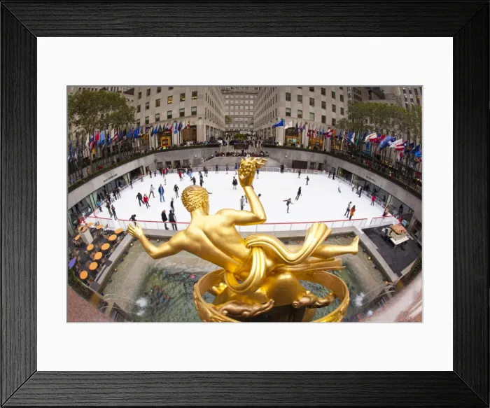 Framed Print : Ice skating rink below the Rockefeller Centre building on Fifth Avenue Framed Print : Ice skating rink below the Rockefeller Centre building on Fifth Avenue
