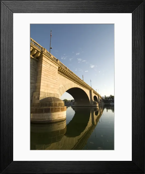 Framed Print : London Bridge in the early morning, Havasu, Arizona, United States of America Framed Print : London Bridge in the early morning, Havasu, Arizona, United States of America