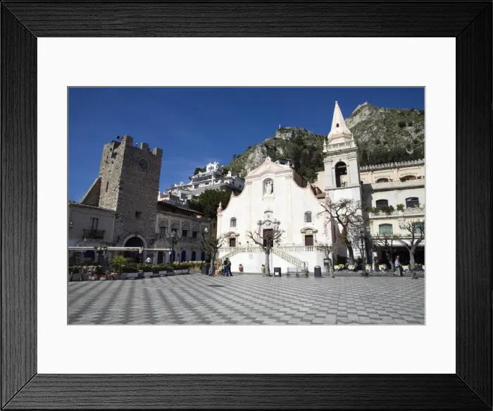 Framed Print : Piazza 9th Aprile, Taormina, Sicily, Italy, Europe Framed Print : Piazza 9th Aprile, Taormina, Sicily, Italy, Europe