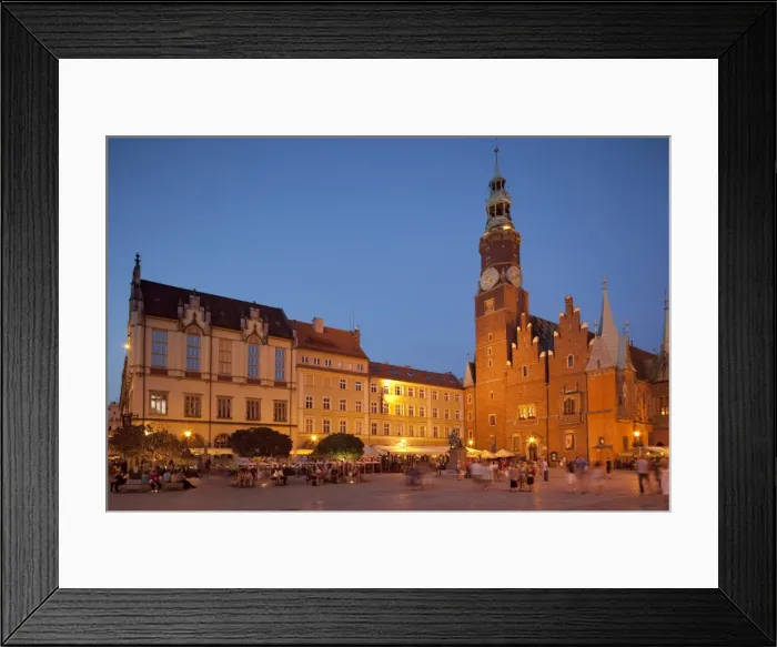 Framed Print : Town hall at dusk, Rynek (Old Town Square), Wroclaw, Silesia, Poland, Europe Framed Print : Town hall at dusk, Rynek (Old Town Square), Wroclaw, Silesia, Poland, Europe