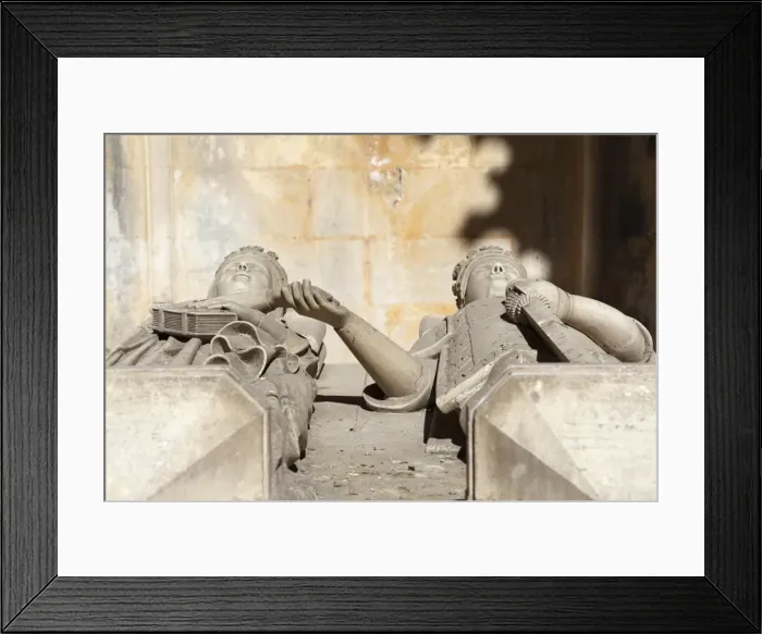 Framed Print : Stone effigies of Queen Leonor of Aragon, died 1485, and King Duarte, 1391-1438 Framed Print : Stone effigies of Queen Leonor of Aragon, died 1485, and King Duarte, 1391-1438