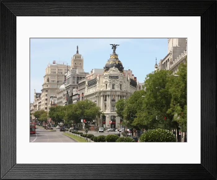 Framed Print : Metropolis Building, Madrid, Spain, Europe Framed Print : Metropolis Building, Madrid, Spain, Europe